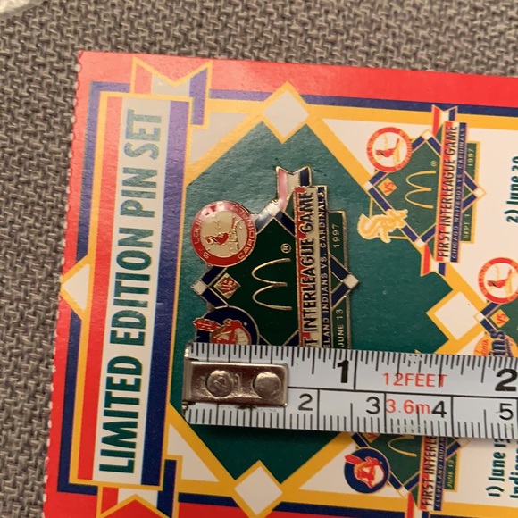 Collectors Pin McDonald’s 1997 First Interleague Game Cleveland vs Cardinals - Picture 7 of 8